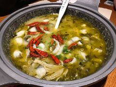 -渝是乎酸菜鱼(龙旗购物中心店)