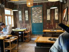 大堂-黔味东南酸汤牛肉火锅(太平路一店)