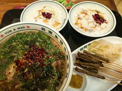 -云阿蛮云南生烫牛肉米线(奉贤路店)