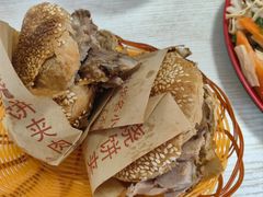 -洪峰浩老北京烧饼夹肉(角门路店)
