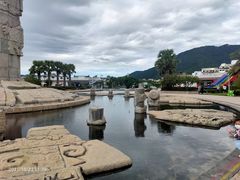 -亚龙湾中心广场
