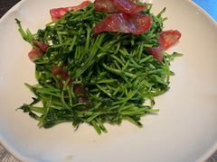 鸡油腊味炒豆苗-潮界(虹桥新天地店)