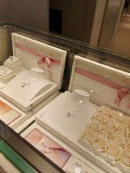 -周生生Chow Sang Sang(新世界店)