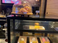 面包甜点陈列柜-麦当劳(高铁南站店)