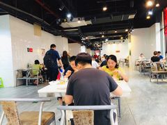 大堂-凤凰路何眼镜香辣蟹(花果园店)