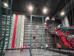 -极限PLAY运动娱乐新世界·团建派对潮玩休闲馆·室内蹦极高空游乐园