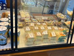 -光明牛奶棚(南泉店)