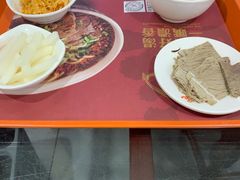 -牛一嘴·兰州牛肉面·大盘鸡(财富中心店)