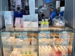 面包甜点陈列柜-喜茶(广州白云机场T2出发厅店)