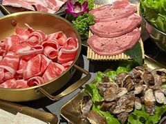 -围炉肉舍•炭烤活鳗•丹东海鲜烤肉(步行街店)