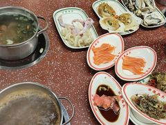-四囍码头海鲜烧烤自助火锅(外滩南京东路悦荟广场店)