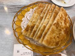 -李连贵熏肉美食酒楼(东市商贸店)