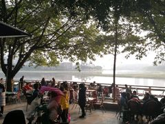 店外的河-平安桥张氏肥肠粉