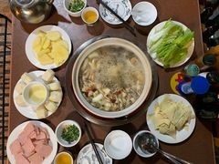 -东巴谷野生菌火锅餐厅