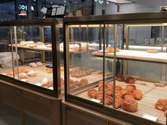 面包甜点陈列柜-石头先生的烤炉(济南领秀城贵和店)