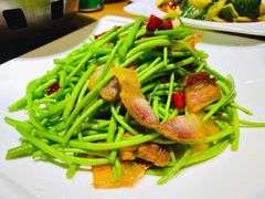 腊肉炒泥蒿-肖记公安牛肉鱼杂馆· 省级非物质文化遗产(仁和路店)
