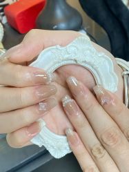 -芊屿芊浔美甲
