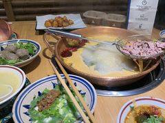 -洱火云南酸菜牛肉火锅(石景山当代商城店)