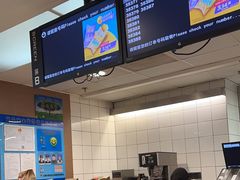 -麦当劳(轻轨曹杨路店)