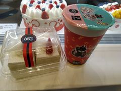 -85度C(生甜甜圈研究工坊·上海平凉店)