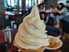 香草冰淇淋-WOLFGANG PUCK KITCHEN & BAR(迪士尼小镇店)