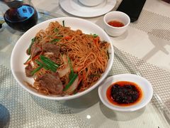 巴扎牛肉炒旦面-巴扎美食·新疆菜·西域歌舞表演餐厅(新疆大厦店)