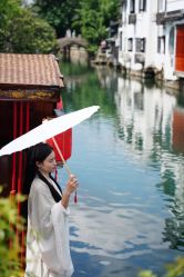 -古绫丝绸旗袍体验馆