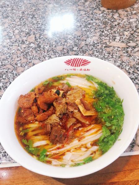八一桥原味粉馆(晓园路店)-"第一去长沙嗦粉儿,点的牛腩粉,味道不错,.