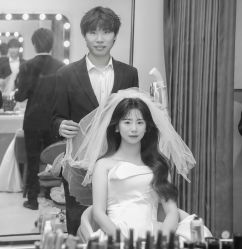 -乐派诗婚纱摄影