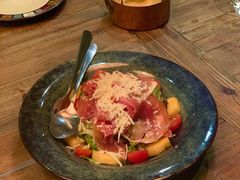 蜜瓜火腿芝士色拉-SISTERS BAR RESTAURANT川意酒馆(嘉善老市H楼店)