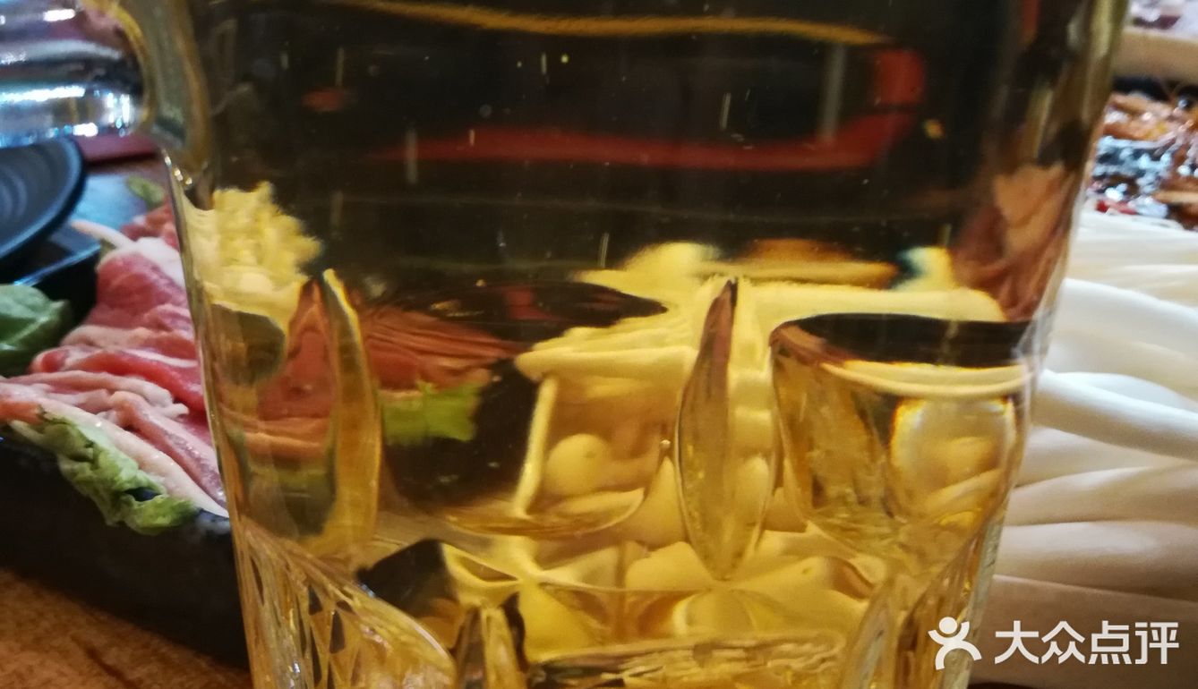 吃烤肉必须大口喝酒