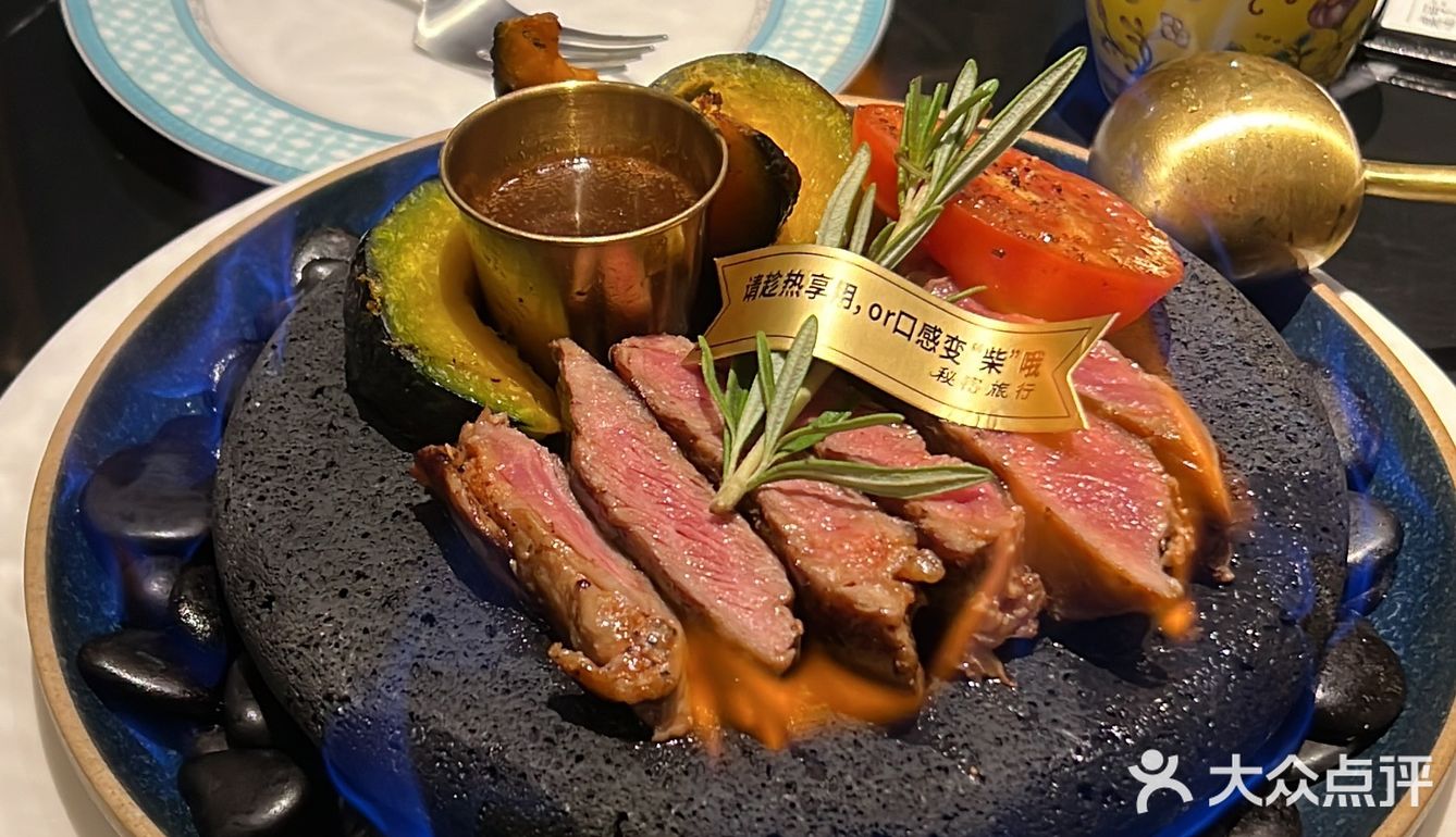 秘密旅行新店是复古风 但顶光….