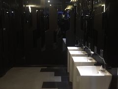 -英皇UA电影城(虹桥天地店)