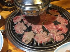 玫瑰牛舌-唯成•韩国炭火烤肉 유성고기