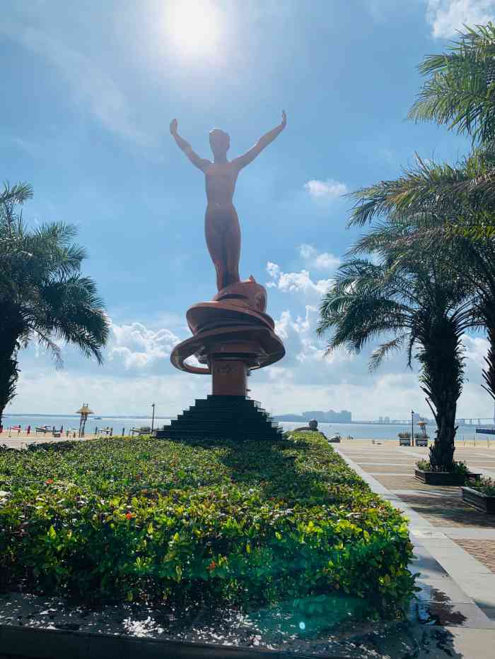 劳丽诗广场-"今年都响应在原地过年,所以节假日的金沙湾.