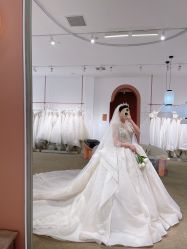 -派丽莫Pellimo原创设计婚纱品牌