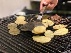 -燚店·铁板鱼蛙·烤肉·烤串(北新桥店)