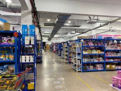 -逝水玩具折扣店