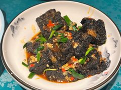 长沙臭豆腐-呷湘厨·鱼汤捞饭·剁椒鱼头·辣椒炒肉(国家会展中心店)