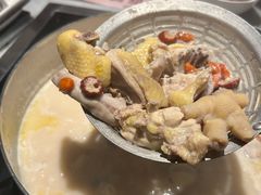 -尚尚仙·酸汤猪手·猪肚鸡火锅(华联万柳购物中心店)