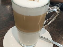 -Chom Cafe and Restaurant