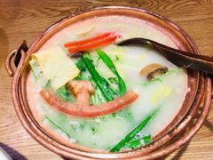 三鲜小锅米线-麦麦山云南菜(复地活力城店)