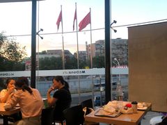 -麦当劳(展览路店)