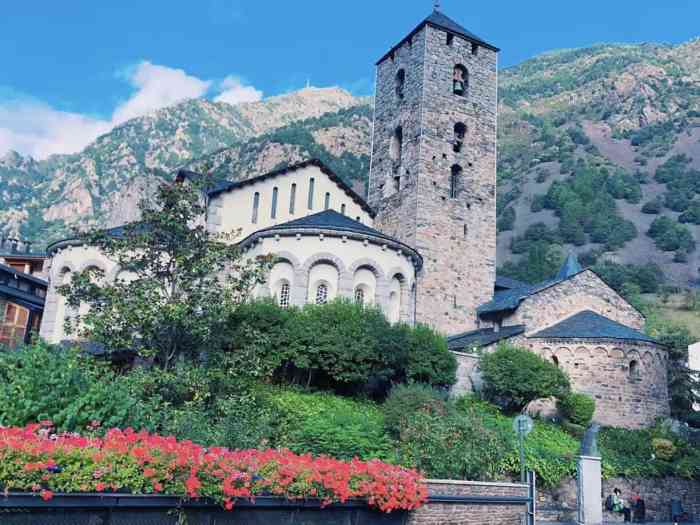 山谷石屋-"这里算是安道尔一个大景点了,人非常少,可.