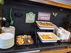 -愉肴麻辣香锅(中山路店)