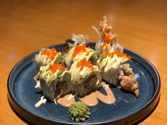牛油果软壳蟹卷-木鱼料理