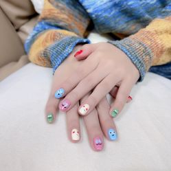 -爱美睫美甲会馆
