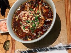 -呼啦面馆·头牌豌杂面(爱琴海店)