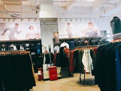 -UNDER ARMOUR(新燕莎奥莱店)