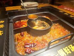 -老牌坊云南鱼豆花火锅(爱建店)